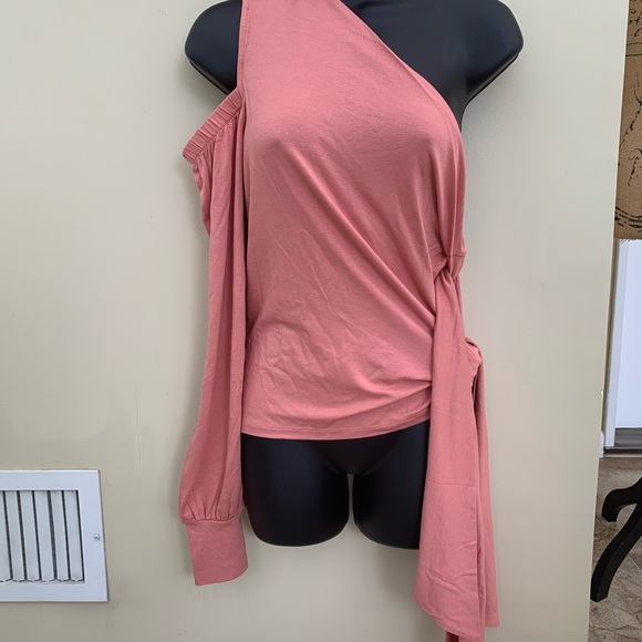 NIP VENUS cold shoulder side tie top - Picture 5 of 11